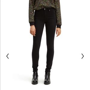 Levi’s 721 High Rise Skinny Black Jean